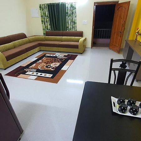 Tirupati Homestay - 2Bhk Ac Family Apartments Near Alipiri And Kapilatheertham - Walk To A2B Veg Restaurant - Wifi - Android Tv - Easy Access To Tirumala Extérieur photo