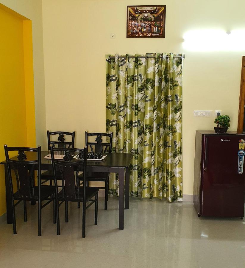 Tirupati Homestay - 2Bhk Ac Family Apartments Near Alipiri And Kapilatheertham - Walk To A2B Veg Restaurant - Wifi - Android Tv - Easy Access To Tirumala Extérieur photo