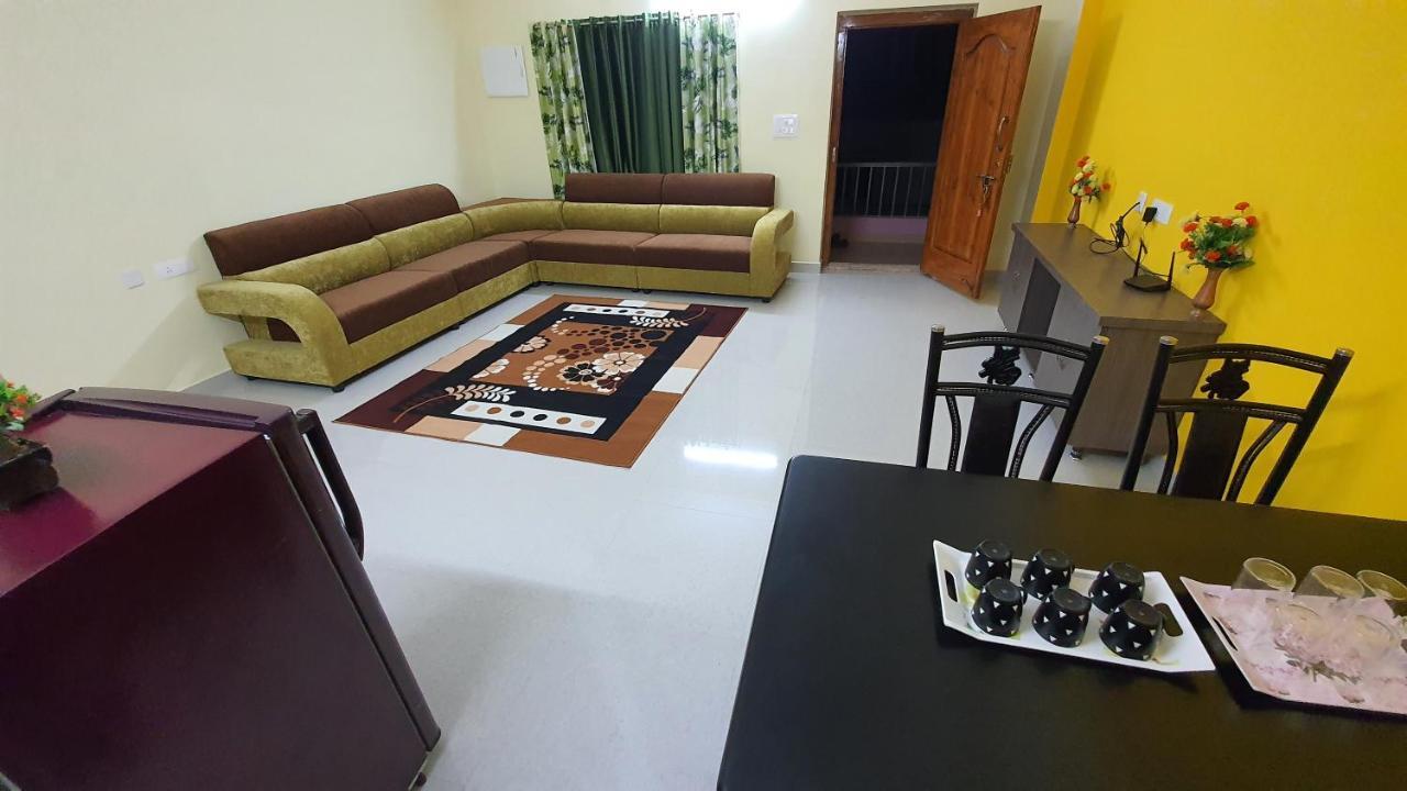 Tirupati Homestay - 2Bhk Ac Family Apartments Near Alipiri And Kapilatheertham - Walk To A2B Veg Restaurant - Wifi - Android Tv - Easy Access To Tirumala Extérieur photo