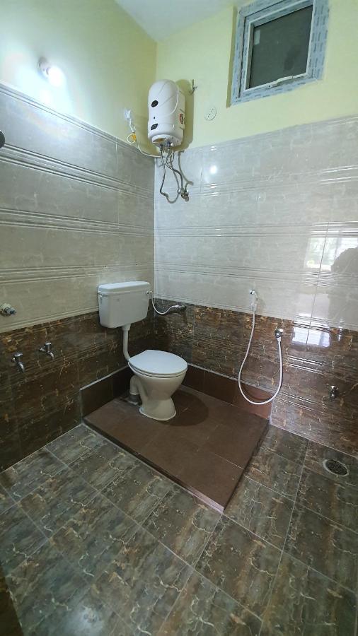 Tirupati Homestay - 2Bhk Ac Family Apartments Near Alipiri And Kapilatheertham - Walk To A2B Veg Restaurant - Wifi - Android Tv - Easy Access To Tirumala Extérieur photo