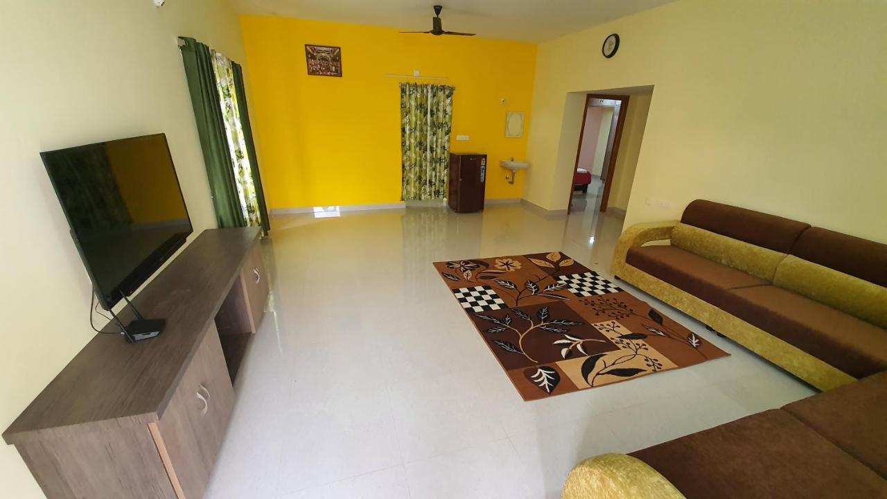 Tirupati Homestay - 2Bhk Ac Family Apartments Near Alipiri And Kapilatheertham - Walk To A2B Veg Restaurant - Wifi - Android Tv - Easy Access To Tirumala Extérieur photo
