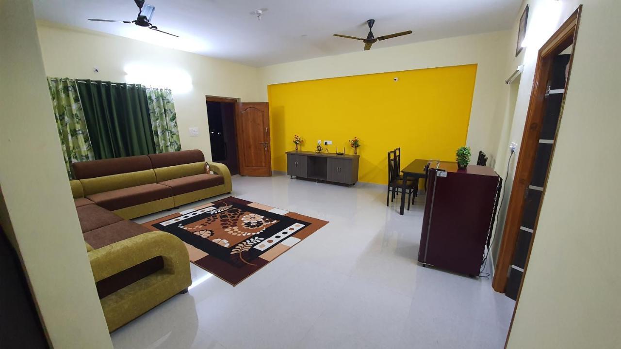 Tirupati Homestay - 2Bhk Ac Family Apartments Near Alipiri And Kapilatheertham - Walk To A2B Veg Restaurant - Wifi - Android Tv - Easy Access To Tirumala Extérieur photo