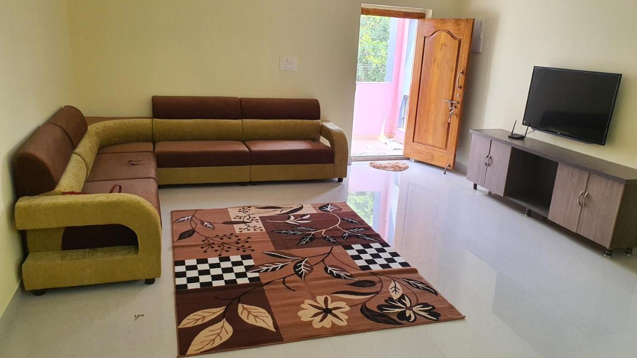 Tirupati Homestay - 2Bhk Ac Family Apartments Near Alipiri And Kapilatheertham - Walk To A2B Veg Restaurant - Wifi - Android Tv - Easy Access To Tirumala Extérieur photo