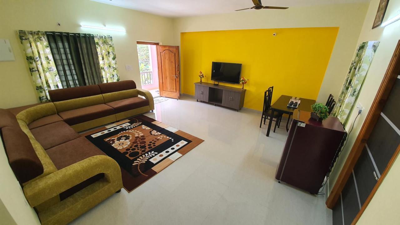 Tirupati Homestay - 2Bhk Ac Family Apartments Near Alipiri And Kapilatheertham - Walk To A2B Veg Restaurant - Wifi - Android Tv - Easy Access To Tirumala Extérieur photo